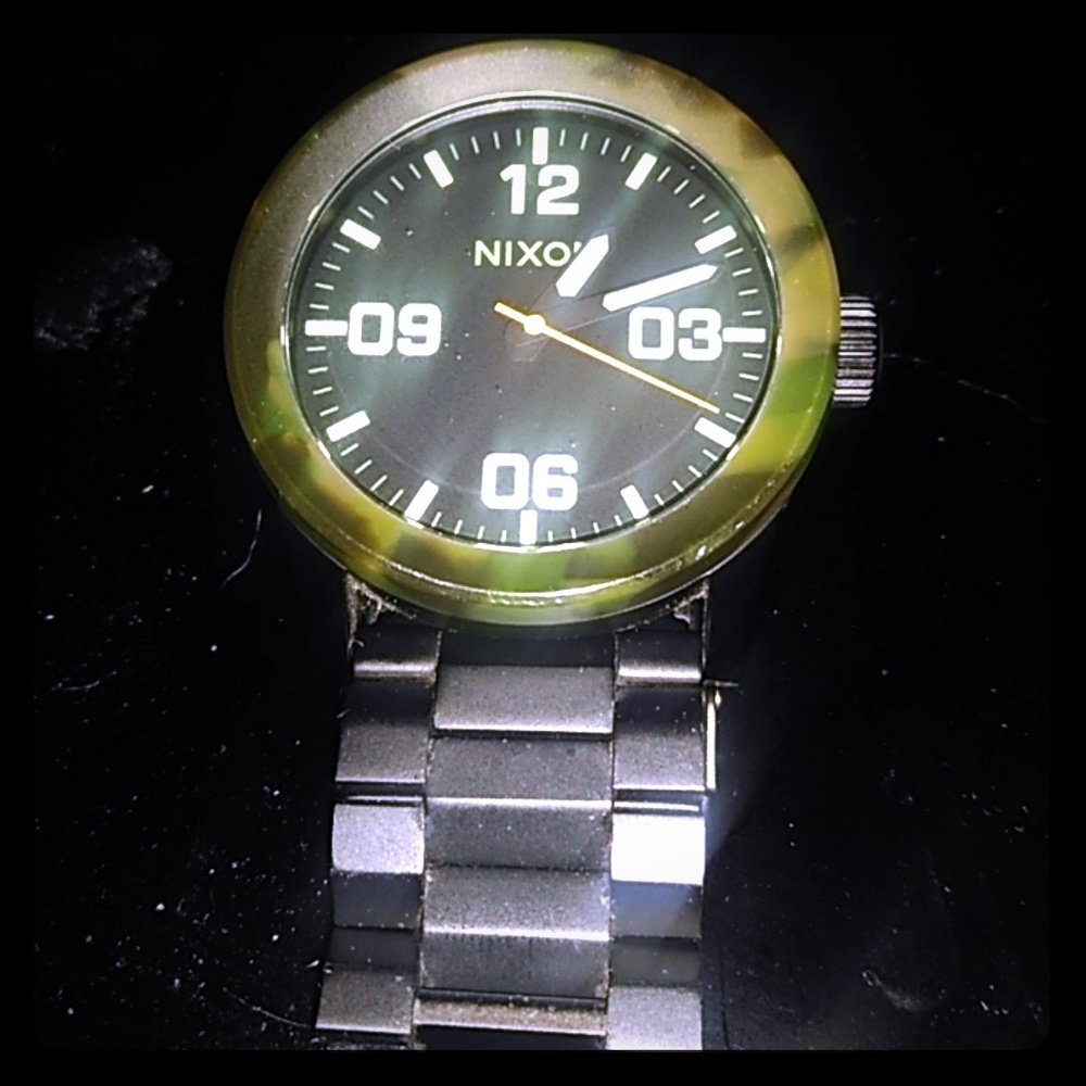 Nixon watch
